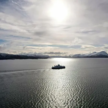 The Perfect Stop - Arctic Collection Lodingen