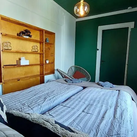 The Perfect Stop - 3rd Floor & Apartment *