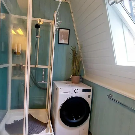 The Perfect Stop - 3rd Floor